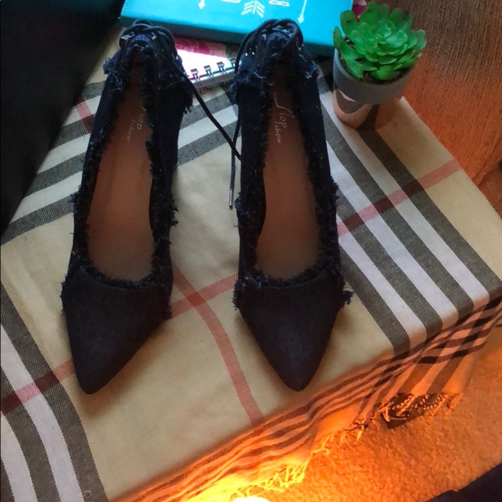 Denim shoe